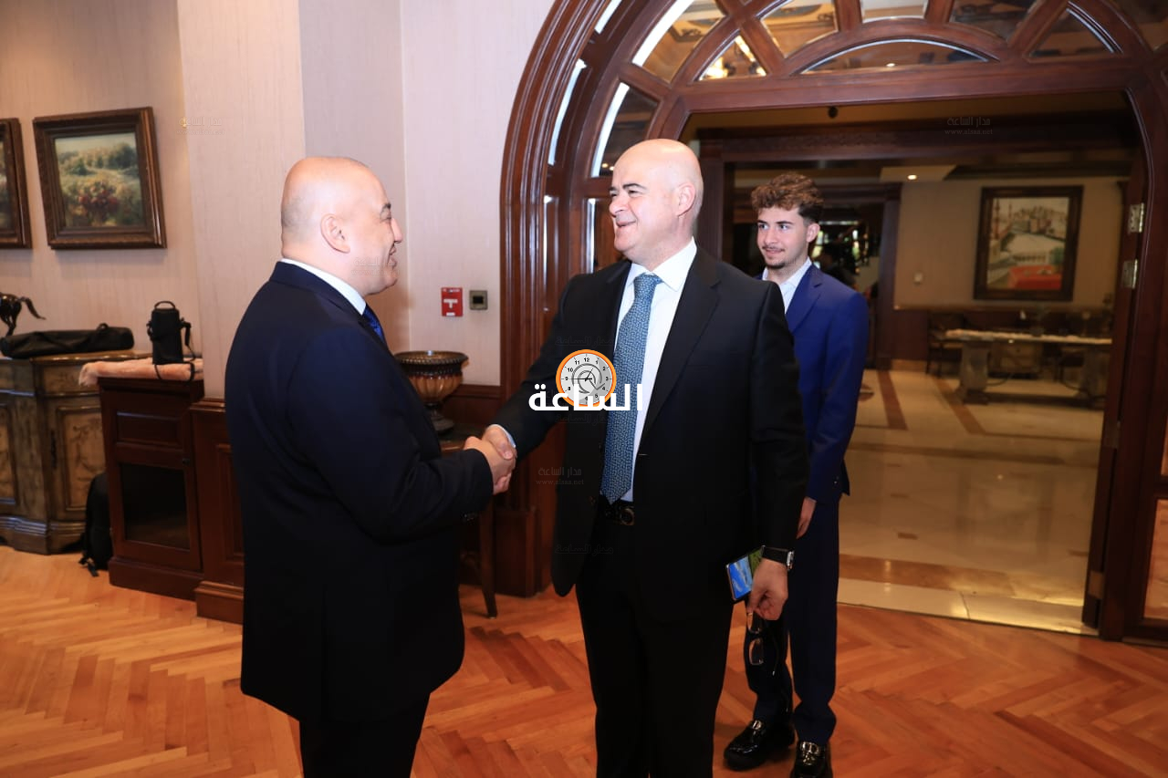 Madar Al-Saa Images 0.16111360742034764