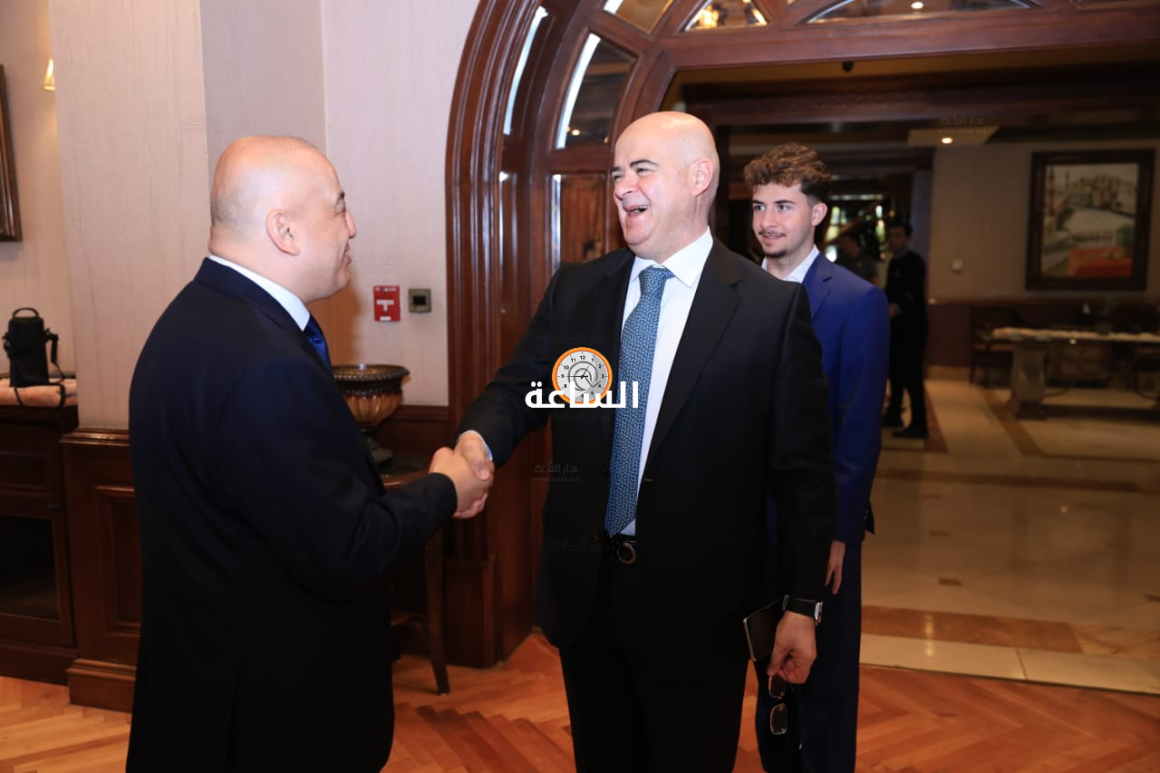 Madar Al-Saa Images 0.37100082119689903