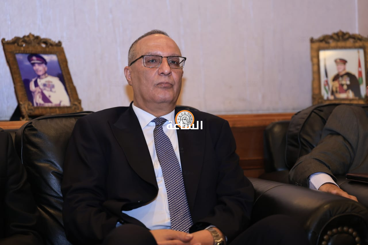 Madar Al-Saa Images 0.5361834789968415