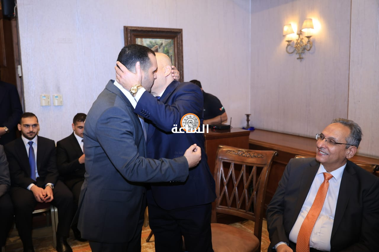 Madar Al-Saa Images 0.7182046328912296