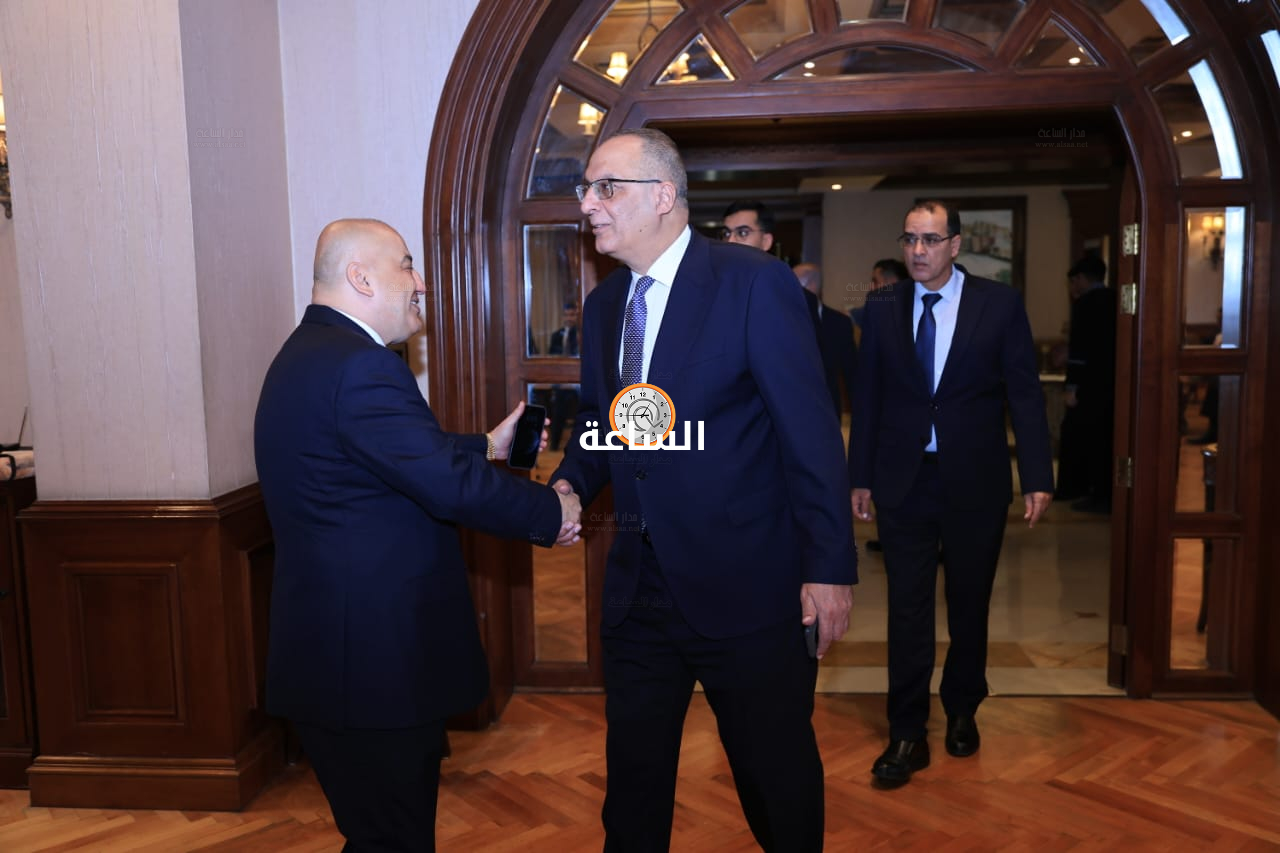 Madar Al-Saa Images 0.733611008971015