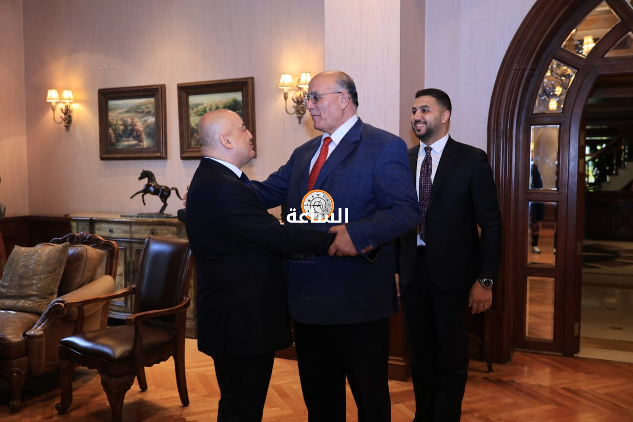 Madar Al-Saa Images 0.4869905345411174