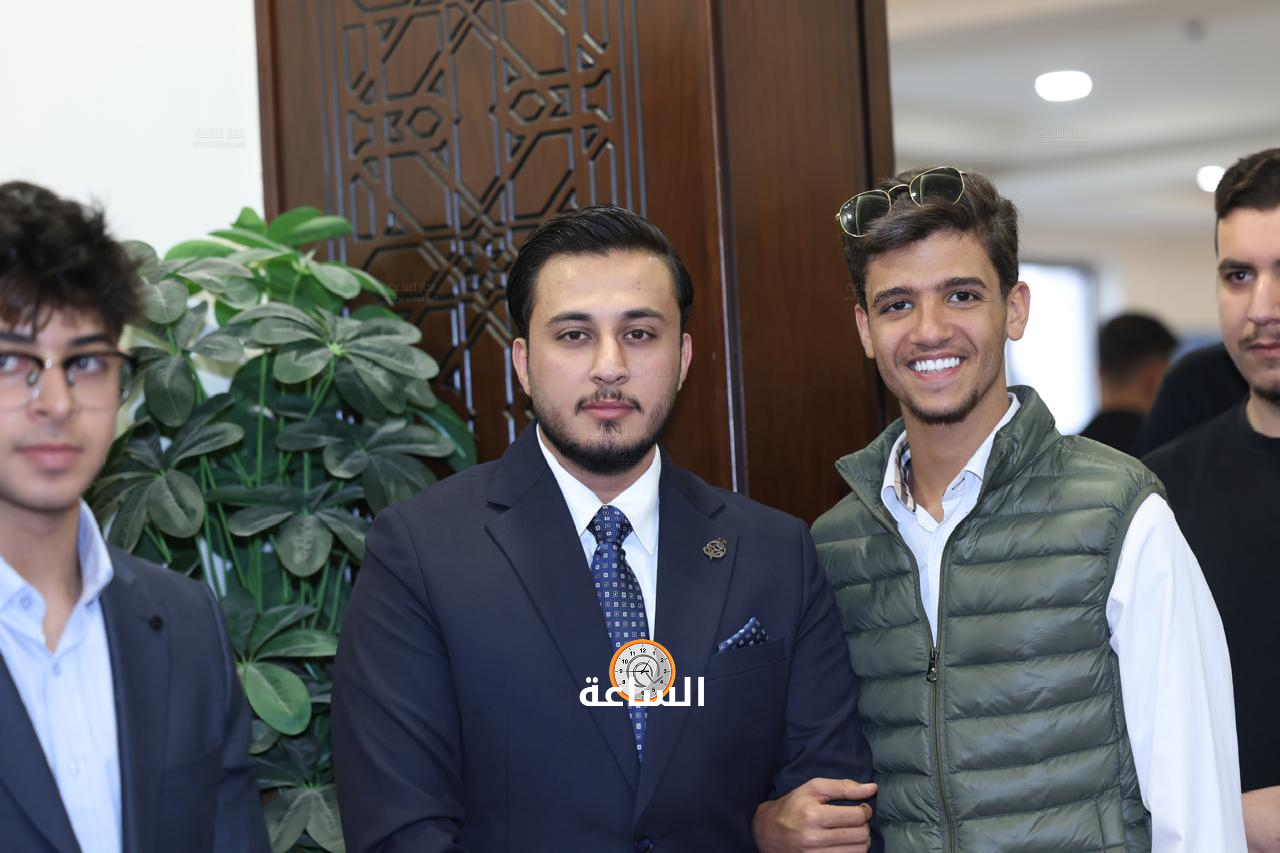 Madar Al-Saa Images 0.7933892365617432