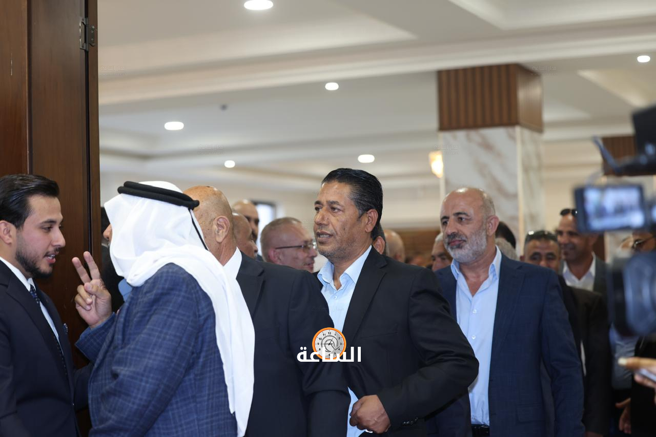 Madar Al-Saa Images 0.0981316323434539