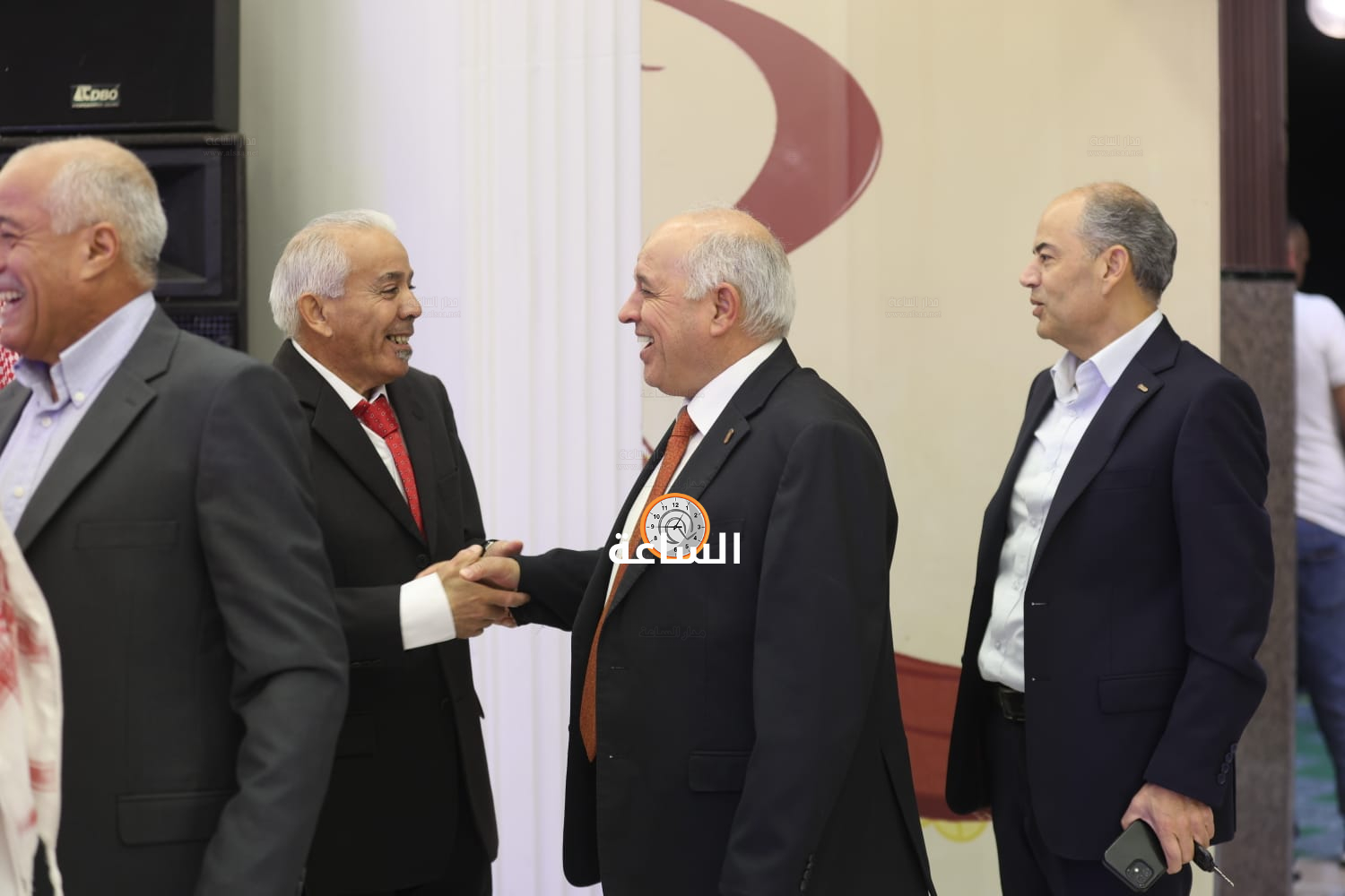 Madar Al-Saa Images 0.7438355902887842