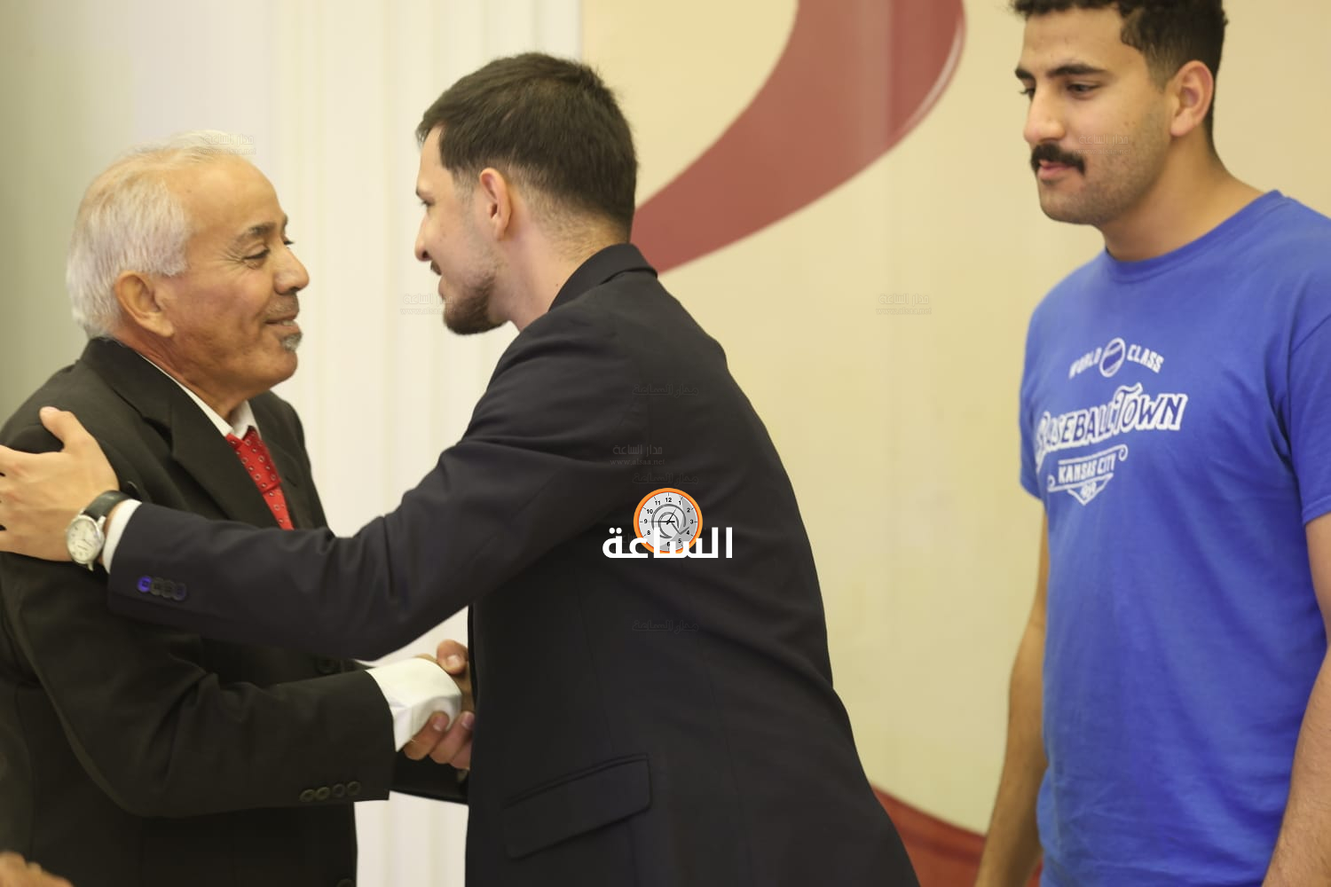 Madar Al-Saa Images 0.8356584054732642