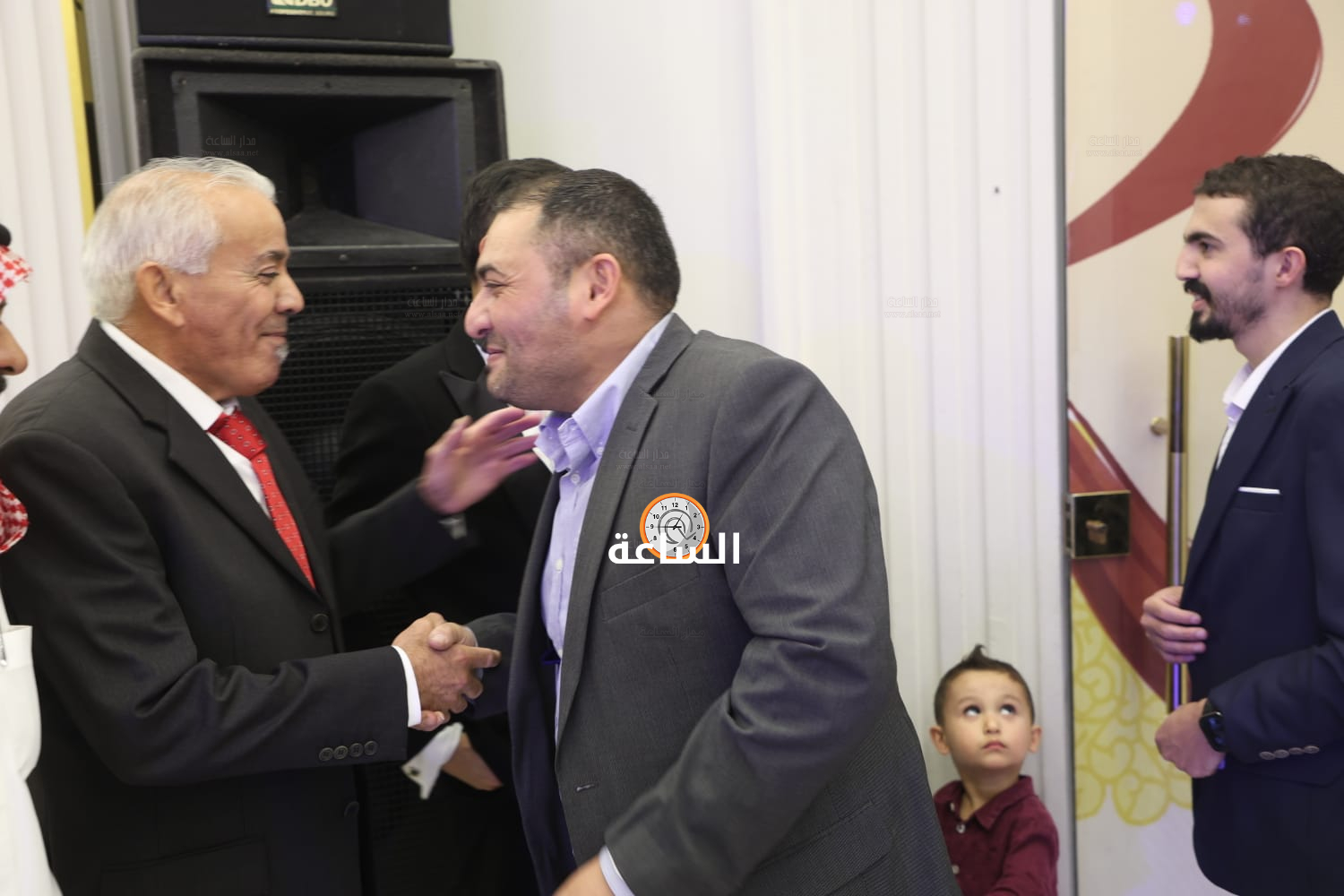 Madar Al-Saa Images 0.18569341211256685