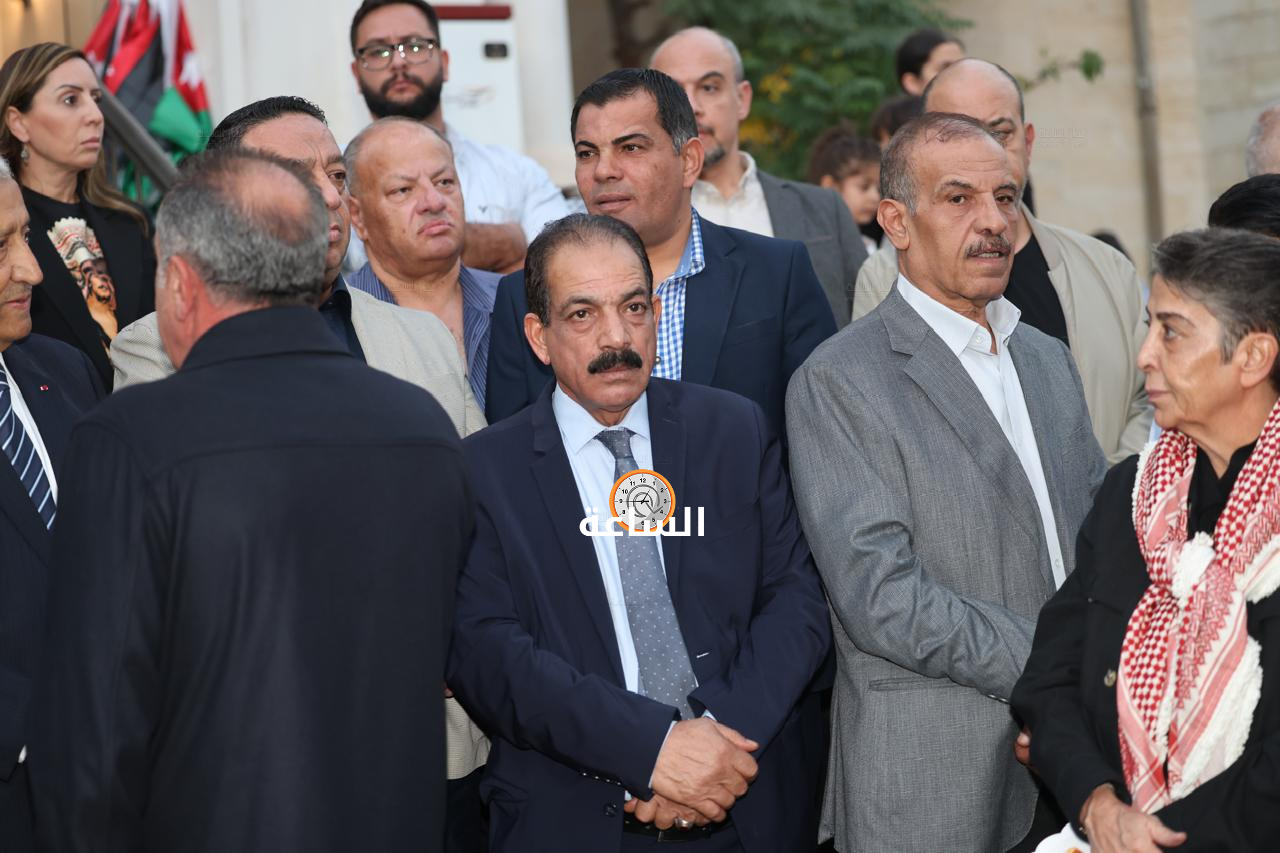 Madar Al-Saa Images 0.725411853872593