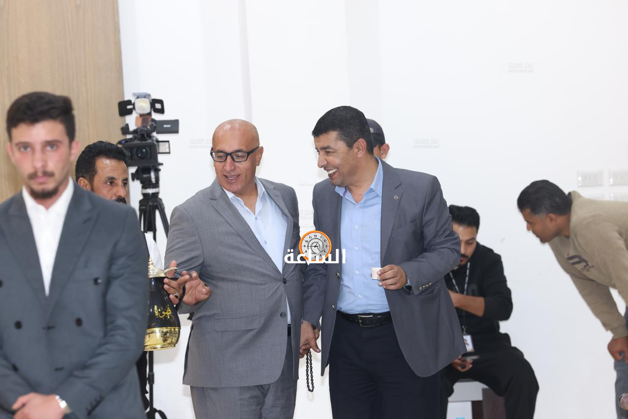 Madar Al-Saa Images 0.44918170566596427