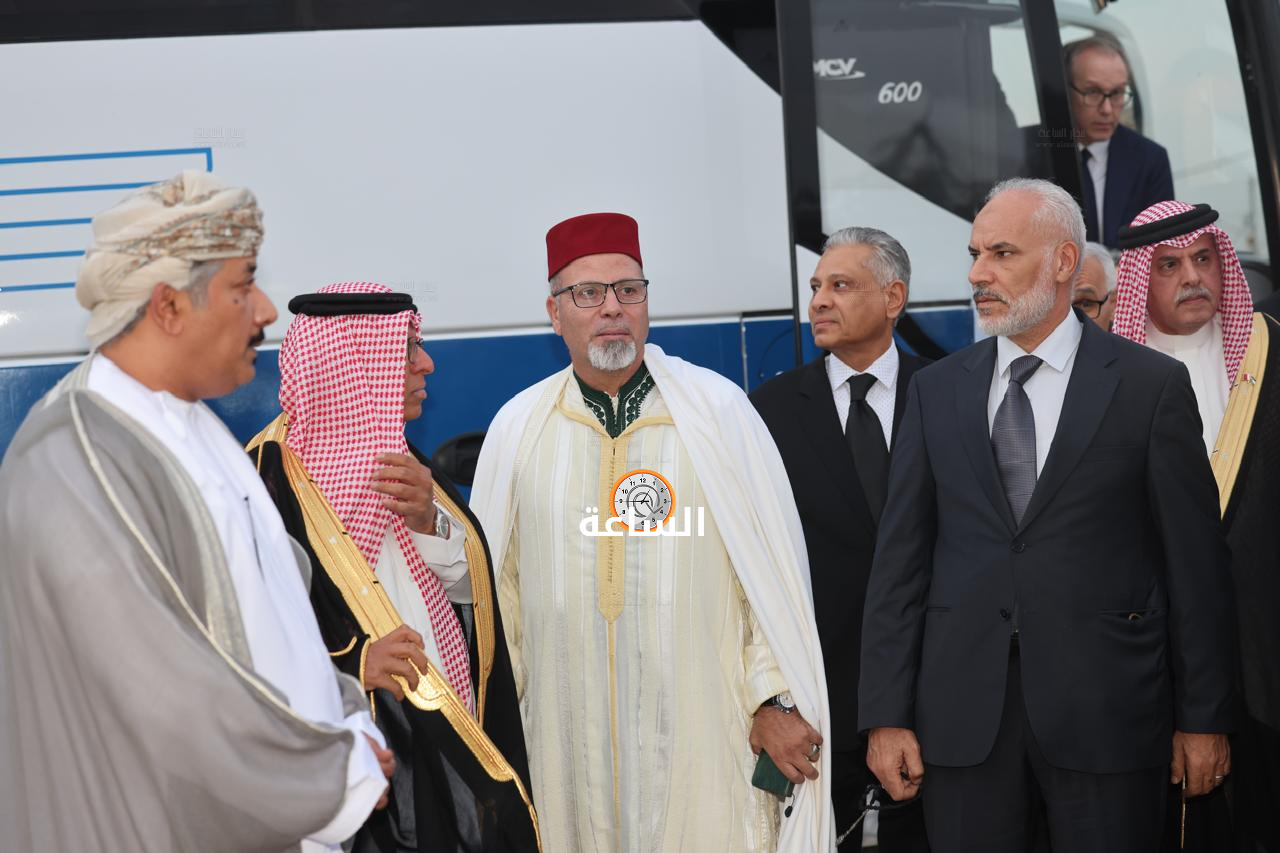 Madar Al-Saa Images 0.06837448352373499