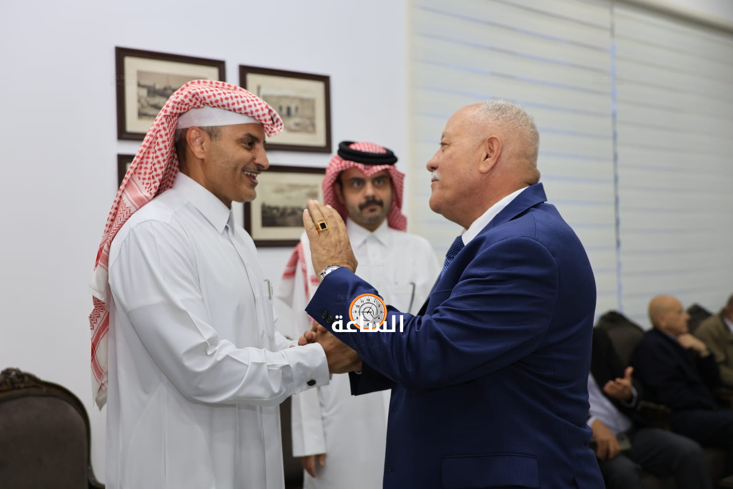 Madar Al-Saa Images 0.9751457155423267