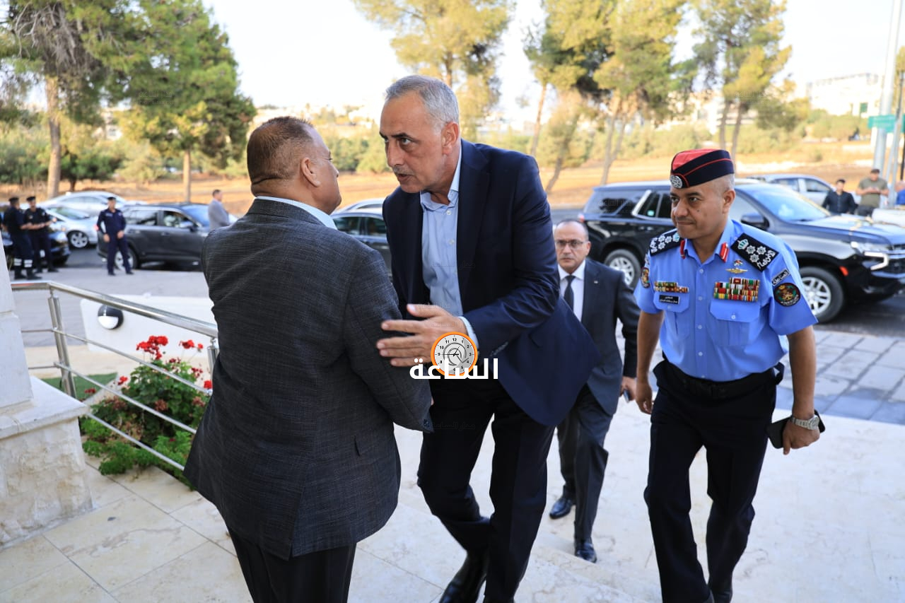 Madar Al-Saa Images 0.5624903469311686
