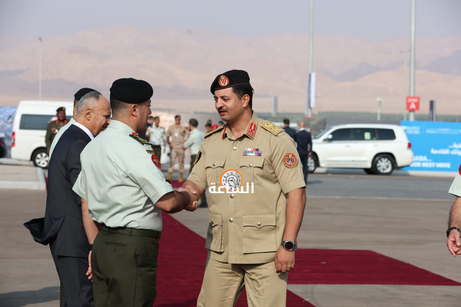 Madar Al-Saa Images 0.04688005178621635