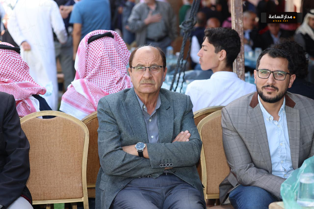 Madar Al-Saa Images 0.415058795600435