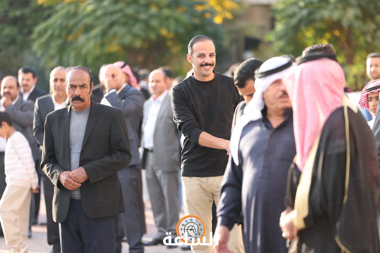 Madar Al-Saa Images 0.035864380531123397