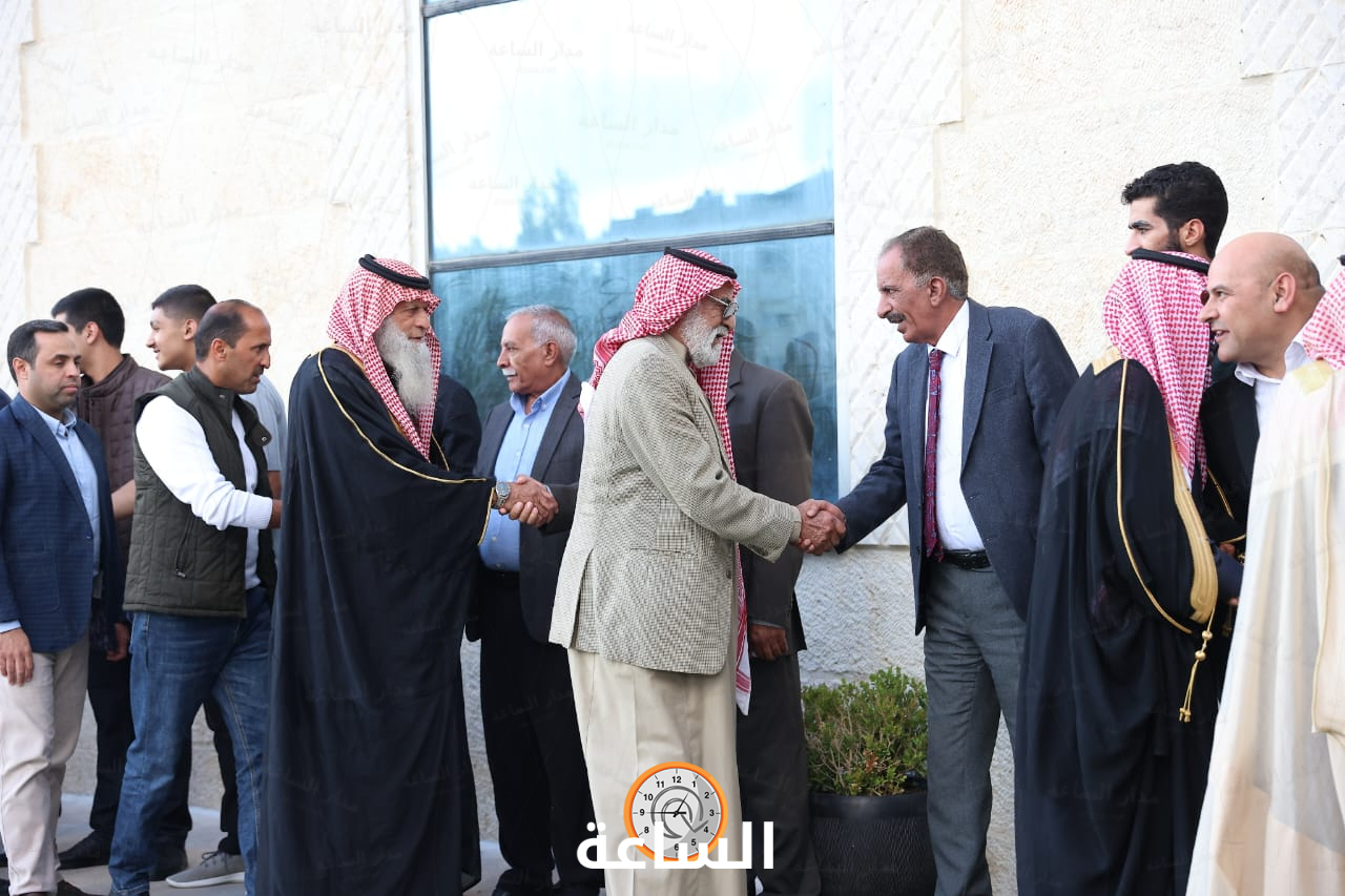Madar Al-Saa Images 0.36007713054111046