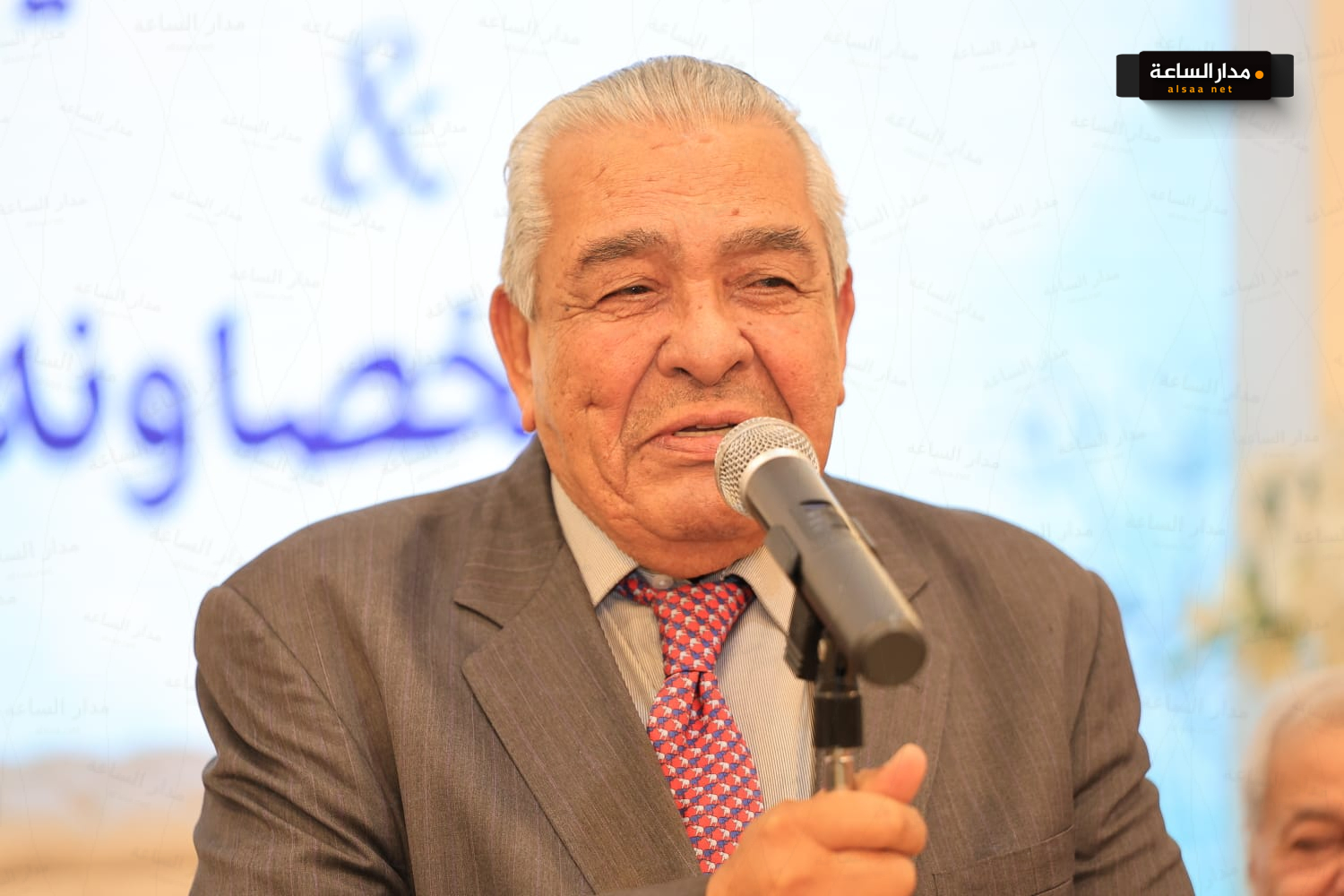 Madar Al-Saa Images 0.14324124625024792