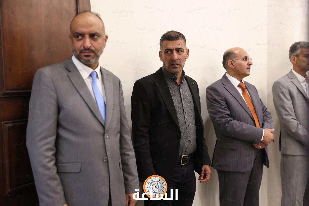 Madar Al-Saa Images 0.08509087354355926