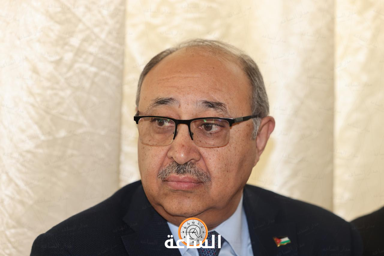 Madar Al-Saa Images 0.5089675717869385