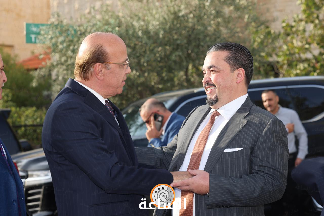 Madar Al-Saa Images 0.1561087795341275