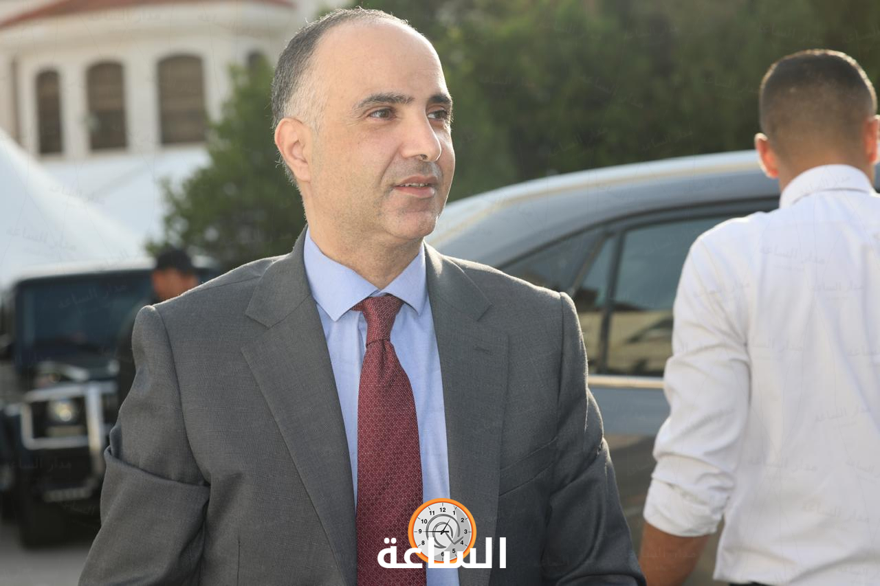 Madar Al-Saa Images 0.4619357125013468