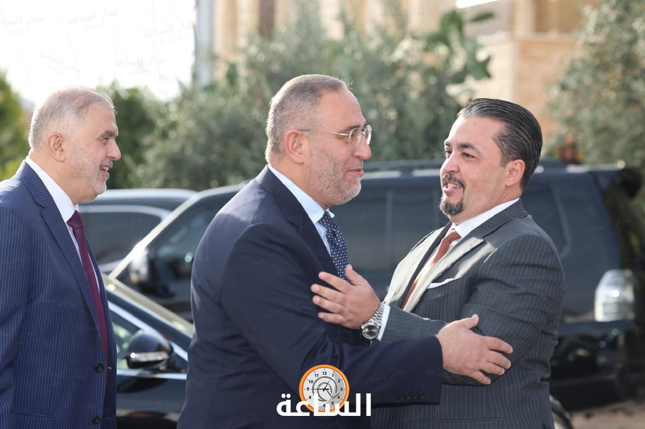 Madar Al-Saa Images 0.34894458664761085