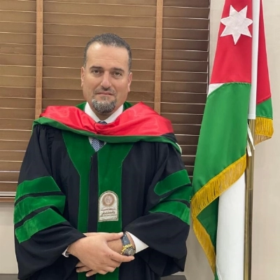 المحامي الدكتور صدام أبو عزام 