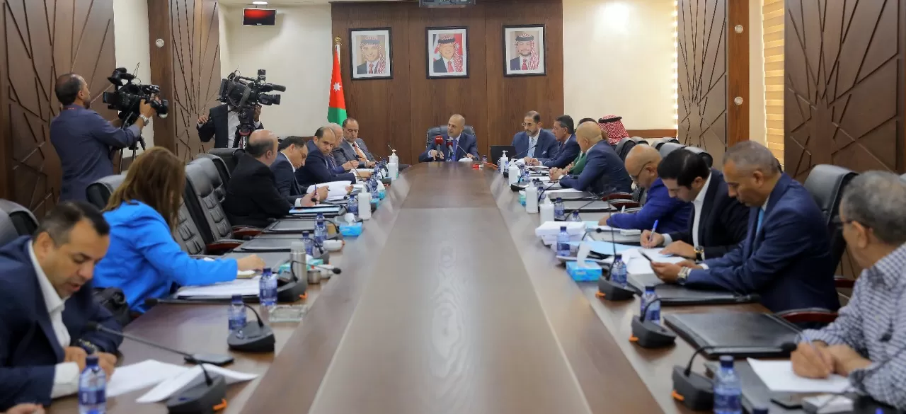 مدار الساعة,أخبار مجلس النواب الأردني,خير أبو صعيليك,وزير الاستثمار,الملك عبدالله الثاني,مجلس الأعيان,المناطق الحرة,مجلس النواب,الضمان الاجتماعي