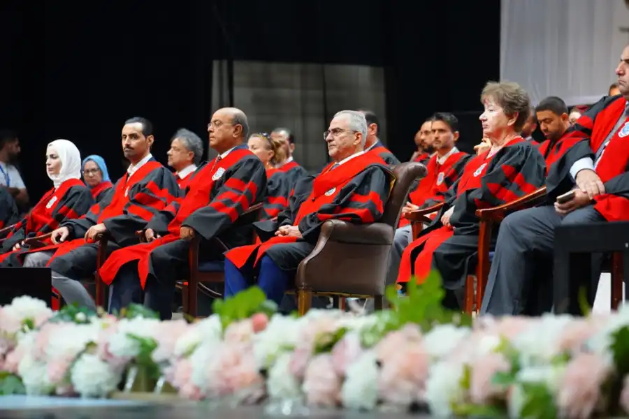 مدار الساعة,أخبار الجامعات الأردنية,ولي العهد,الحسين بن عبدالله الثاني,الملك عبدالله الثاني,جامعة عمان الأهلية