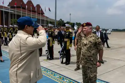 الملك والرئيس الإندونيسي يحضران في جاكرتا