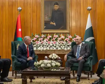 الملك والرئيس الباكستاني يعقدان مباحثات في