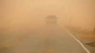 قطع حركة السير باتجاه حدود العمري