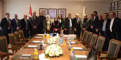 كتلة حزب مبادرة النيابية تزور شركة