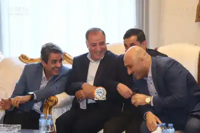 90 نائبا ورئيسهم ووزراء في دارة