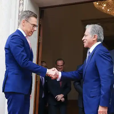 جعفر حسان يستقبل الرئيس الفنلندي