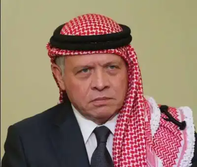 الملك يعزي الشيخ تميم بوفاة الأمير