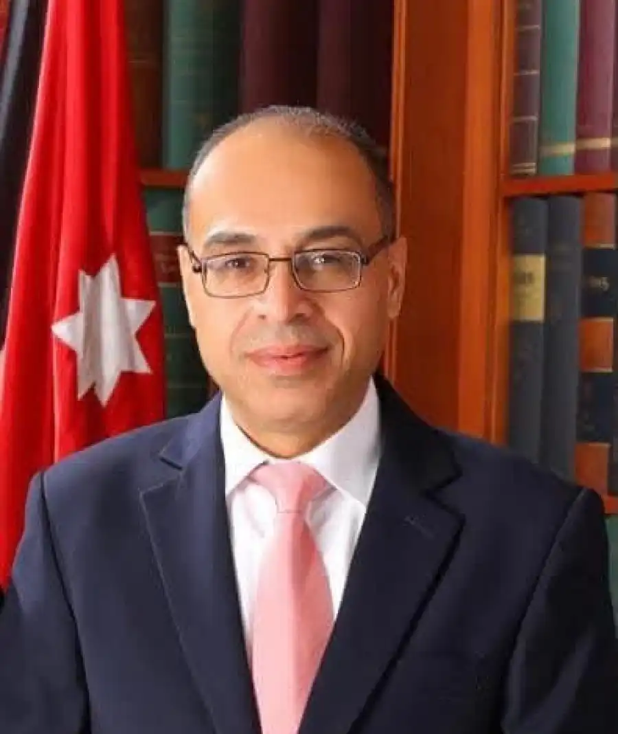 الدكتور إبراهيم الزيود.. حين تتقدم الخبرة