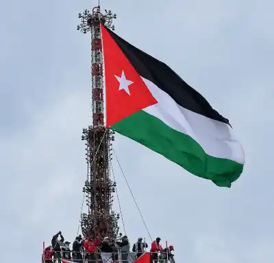 كيف فضحت نجمة العلم الأردني فيديوهات