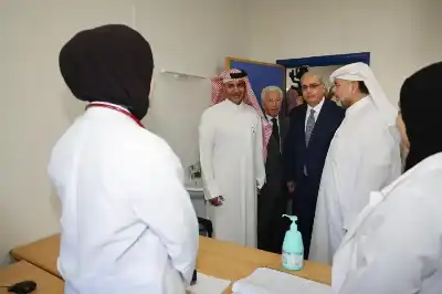 وزير الصحة يفتتح مركز صحي الحمرا