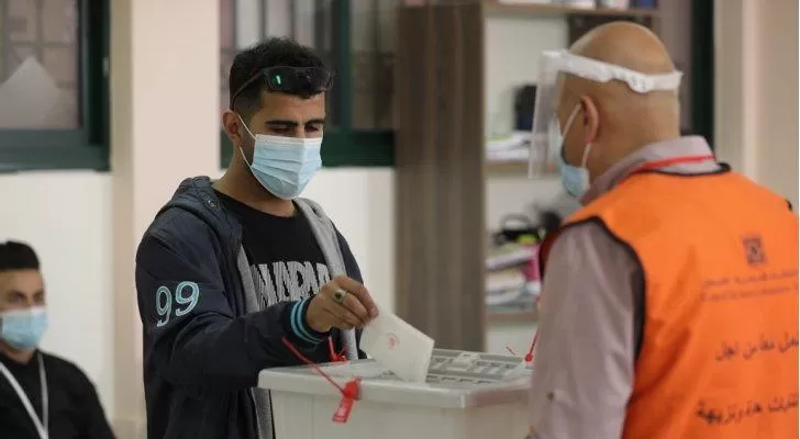 مدار الساعة,أخبار عربية ودولية,رئيس الوزراء,كورونا,الضفة الغربية,قطاع غزة,مواقع التواصل الاجتماعي,حركة حماس