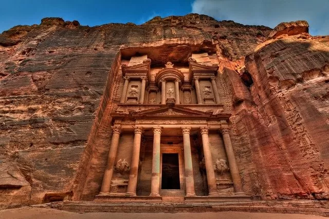 مدار الساعة,أخبار السياحة في الأردن,وزير السياحة والآثار,الحسين بن عبدالله الثاني,ولي العهد,كورونا,الملك عبدالله الثاني,وزارة السياحة والآثار,وزارة السياحة,البحر الميت