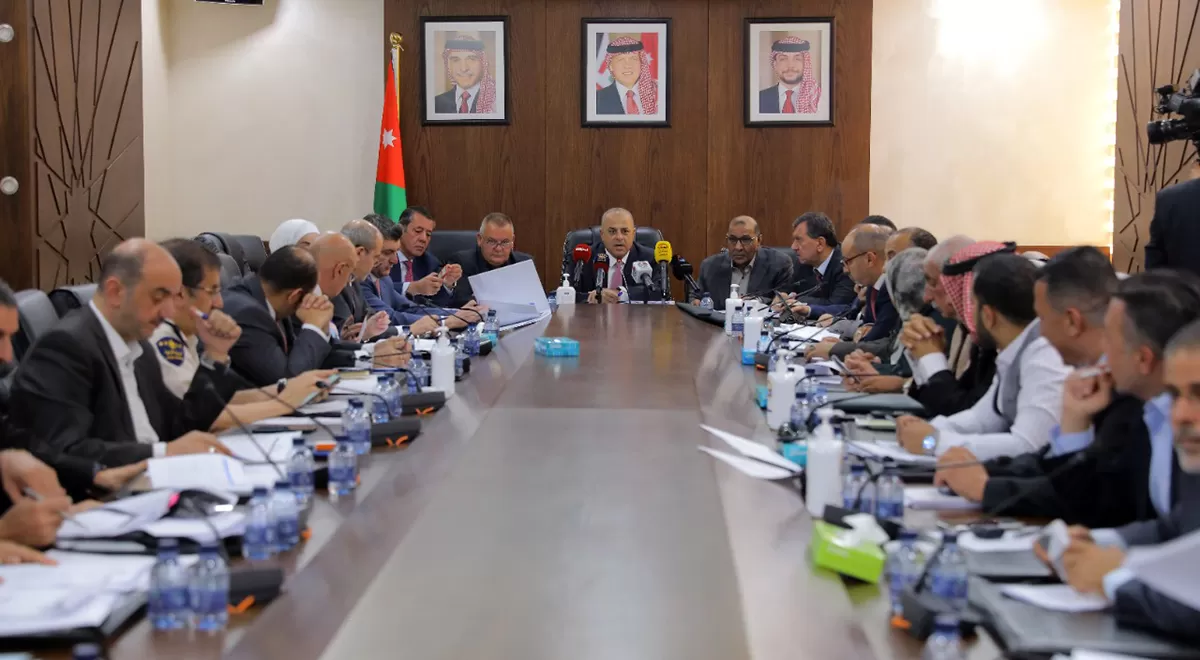 مدار الساعة,أخبار مجلس النواب الأردني,خير أبو صعيليك,دائرة ضريبة الدخل والمبيعات,وزارة الاستثمار,دائرة ضريبة الدخل