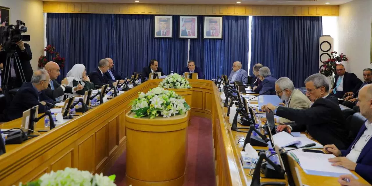 مدار الساعة,أخبار مجلس النواب الأردني,وزير التخطيط والتعاون الدولي,وزير الصناعة والتجارة والتموين,وزير المالية,وزير الدولة للشؤون القانونية,وزير الاستثمار,الملك عبدالله الثاني,مجلس الأعيان,وزارة الاستثمار,المناطق الحرة