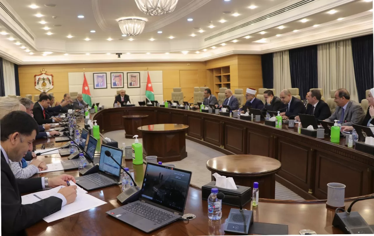 مدار الساعة,أخبار الأردن,اخبار الاردن,رئيس الوزراء,وزارة الصناعة والتجارة,المؤسسة الأردنية لتطوير المشاريع الاقتصادية,وزارة العمل,دائرة ضريبة الدخل والمبيعات,شركة المدن الصناعية,شركة توزيع الكهرباء,وزارة الصناعة,المستشفيات الخاصة,دائرة ضريبة الدخل,البرنامج الوطني للتشغيل