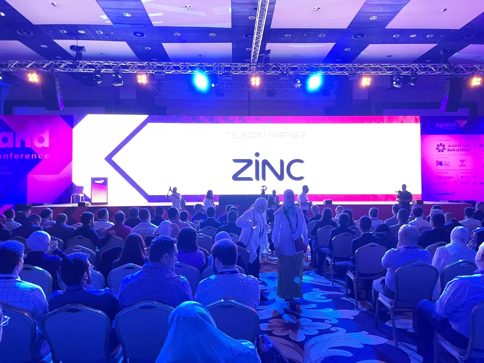 مدار الساعة,مناسبات أردنية,الأمير الحسين بن عبد الله الثاني,ولي العهد,الملك الحسين بن طلال,شركة زين الأردن,الذكاء الاصطناعي,البحر الميت