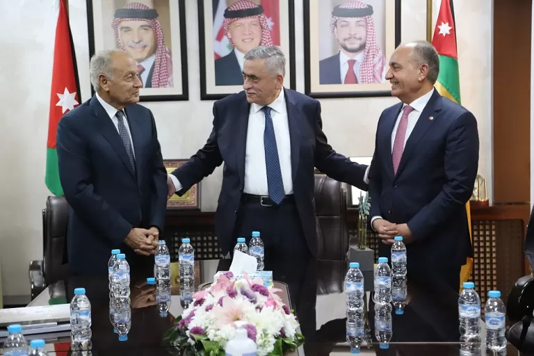 مدار الساعة,أخبار الجامعات الأردنية,المملكة الأردنية الهاشمية,الأمن العام,الجامعة الأردنية,الثورة العربية الكبرى,جامعة الدول العربية,الجامعة العربية