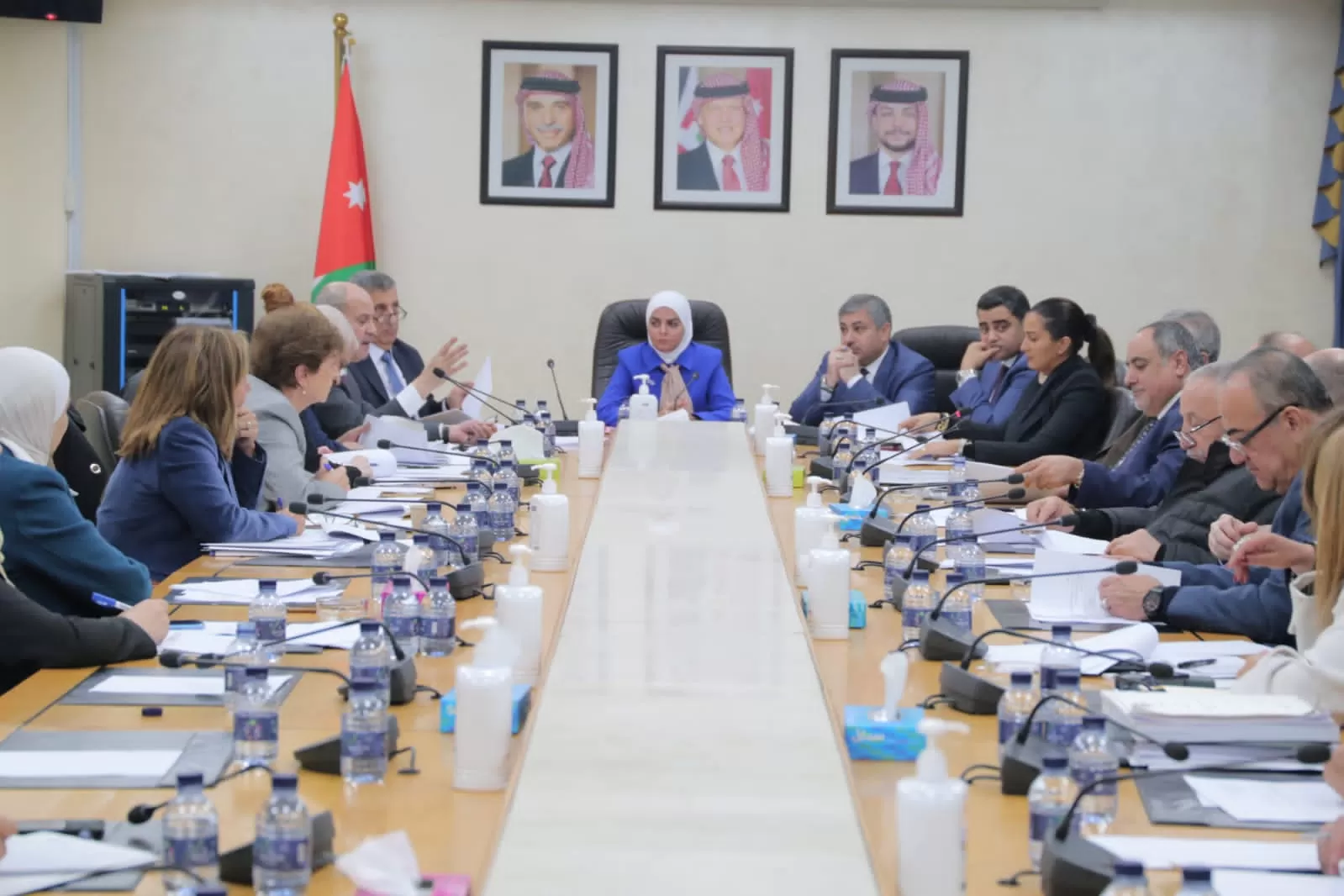 مدار الساعة,أخبار مجلس النواب الأردني,وزير الصناعة والتجارة والتموين,وزير العمل,يزن الشديفات,التنمية الاجتماعية,مجلس الأعيان