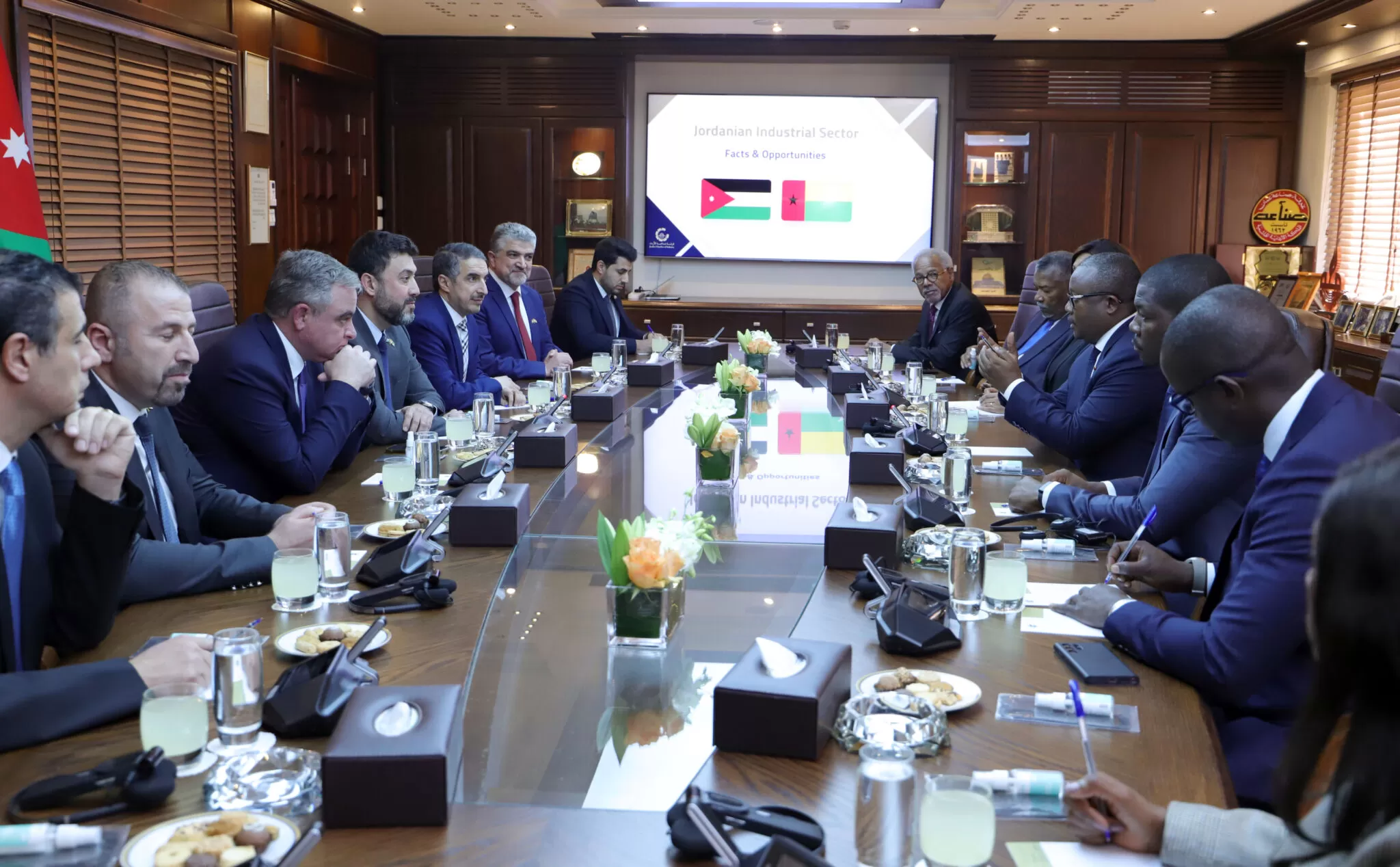 مدار الساعة,أخبار اقتصادية,وزير الشباب,غرفة صناعة الأردن,غرفة صناعة عمان