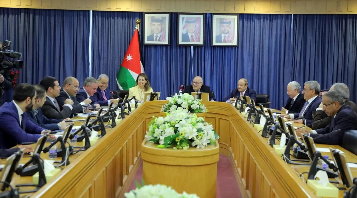 مدار الساعة,أخبار مجلس النواب الأردني,الدكتور صالح الخرابشة,وزارة الطاقة والثروة المعدنية,وزارة الطاقة,مجلس الأعيان,شركة الكهرباء الوطنية,هيئة تنظيم قطاع الطاقة والمعادن,التنمية المستدامة
