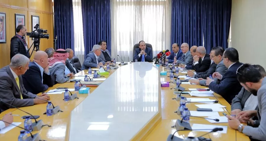 مدار الساعة,أخبار مجلس النواب الأردني,يزن الشديفات,رئيس الوزراء,الضمان الاجتماعي,عيد العمال,التنمية المستدامة,1. #تطوير_القطاع_العام,2. #الضمان_الاجتماعي,3. #عيد_العمال_العالمي